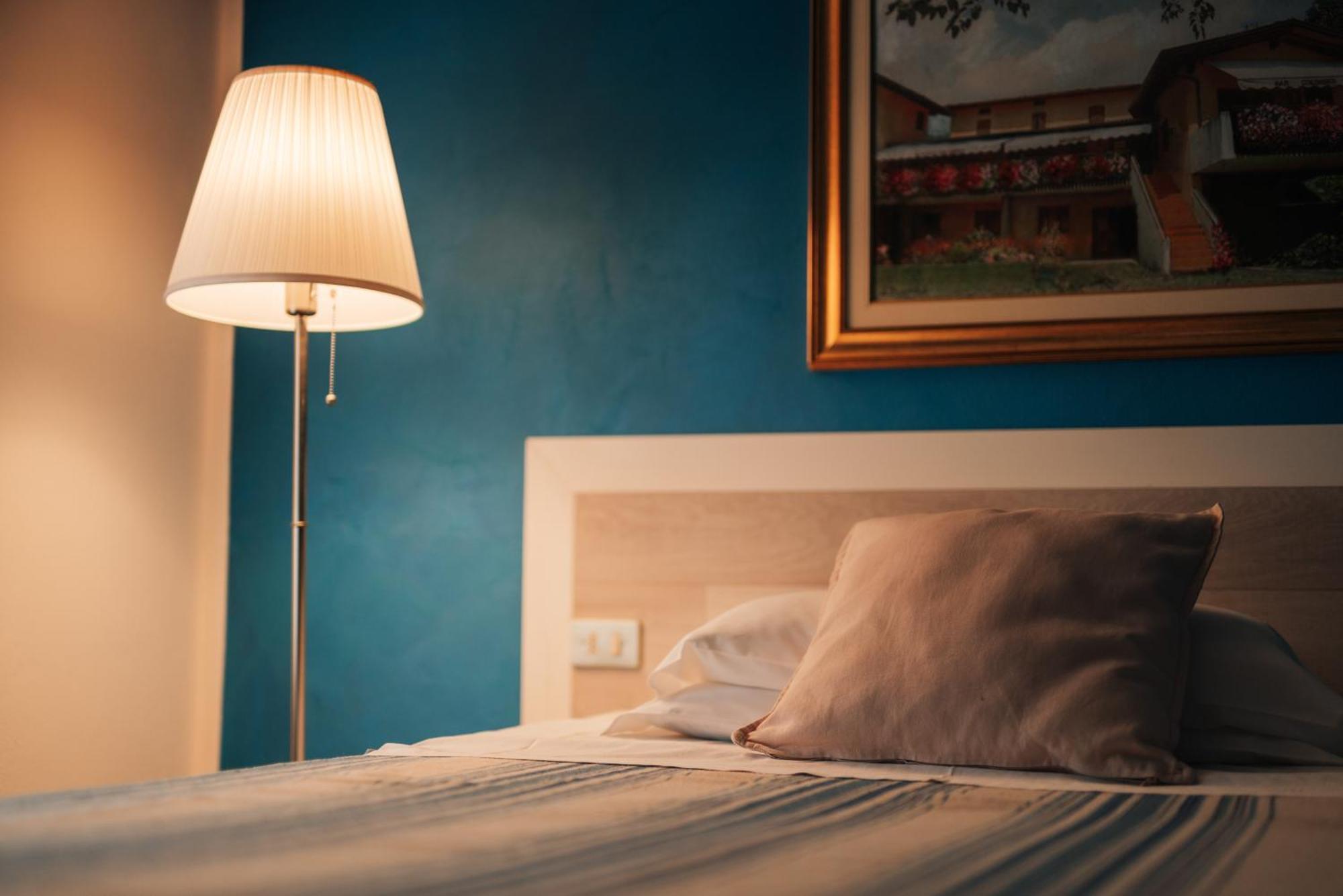 Hotel Colomber Gardone Riviera Ngoại thất bức ảnh