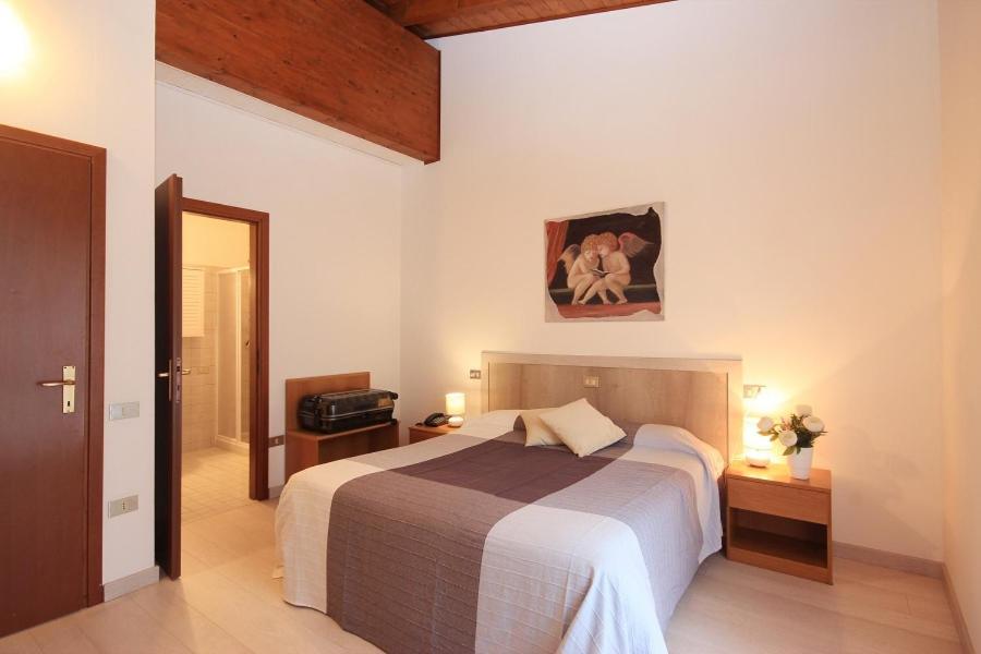Hotel Colomber Gardone Riviera Ngoại thất bức ảnh