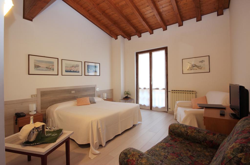 Hotel Colomber Gardone Riviera Ngoại thất bức ảnh